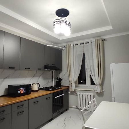 Apartment In Street Toktogula 77 比什凯克 外观 照片